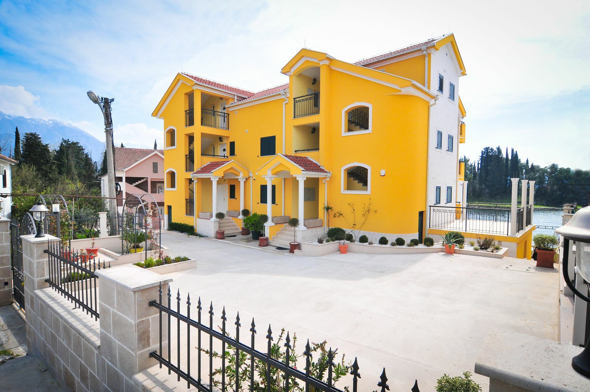 Pontus Luxury Apartments Тиват Екстер'єр фото